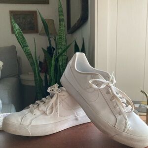 Classic Leather Nike White Casual Athletic Sneakers
